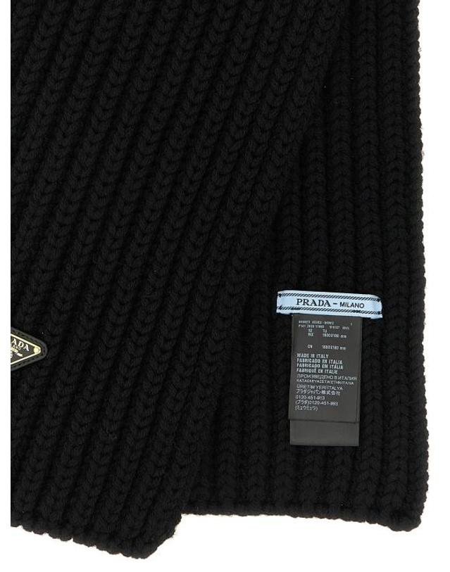 프라다 [해외직구] 26FW 프라다 머플러 스카프 1FS1372DZLF0002 Black 착용컷