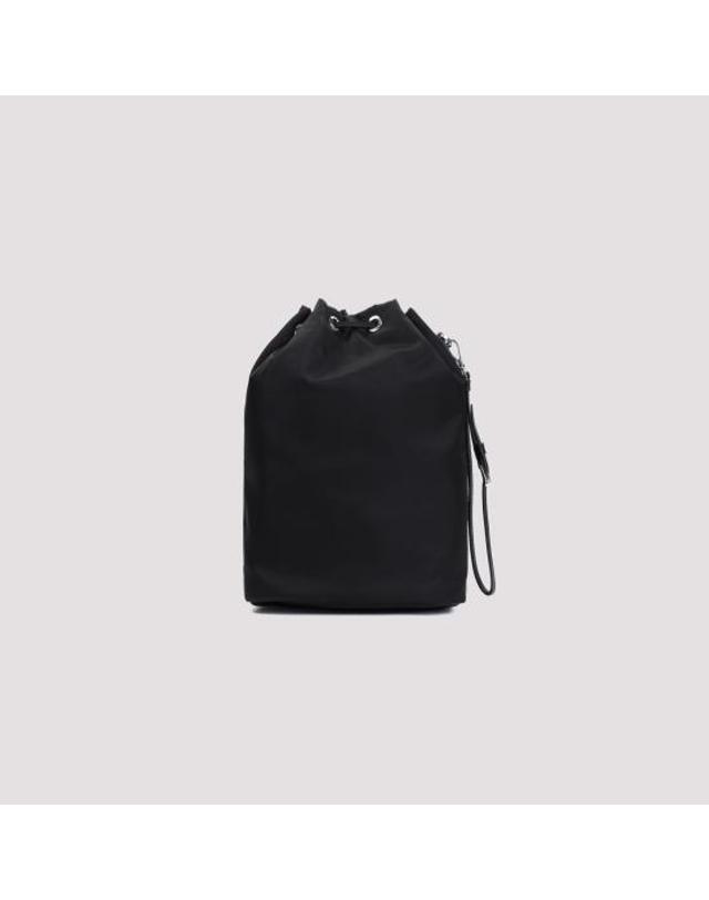 프라다 [해외직구] 26FW 프라다 삼각로고 리나일론 버킷백 1NS369 R067 F0002 NERO 착용컷