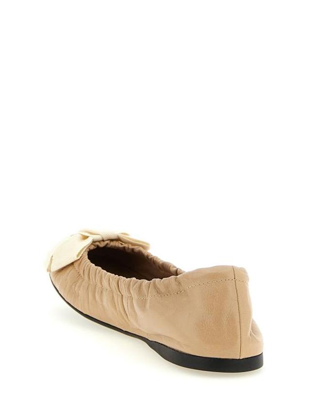 프라다 [해외직구] 26SS 프라다 플랫 슈즈 PR327872BM BEIGE 착용컷