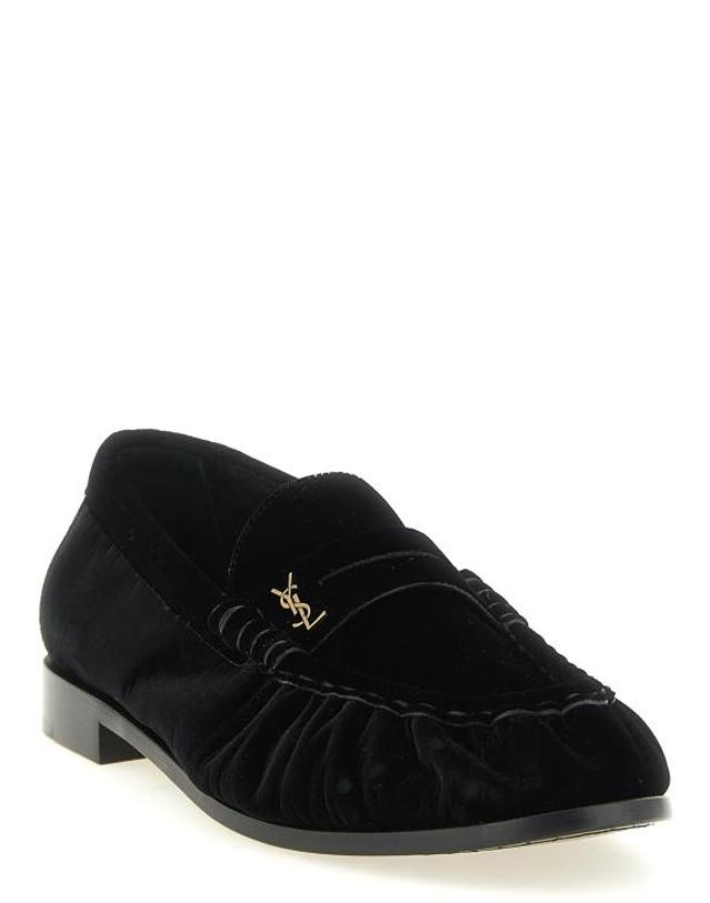 생로랑 [해외직구] 26FW 생로랑 로퍼 A00286GVOAI1000 Black 착용컷