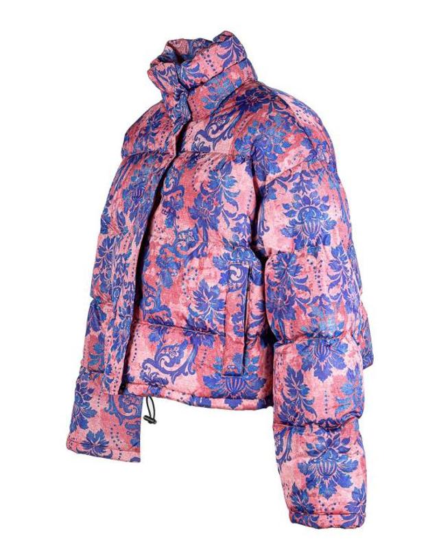 베르사체 [해외직구] 22FW 베르사체 숏패딩 73HAT419CQS37415 Pink 착용컷