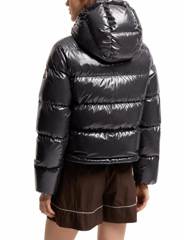 몽클레어 [해외직구] 26FW 몽클레어 숏패딩 L20931A00031597EU 778 NAVY 착용컷
