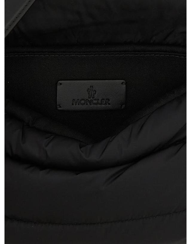 몽클레어 [해외직구] 26FW 몽클레어 카라독 숄더백 MO340726BM BLACK 착용컷