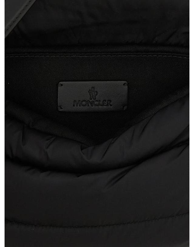 몽클레어 [해외직구] 몽클레어 숄더백 LDL209B5I00001M6275999 BLACK 착용컷