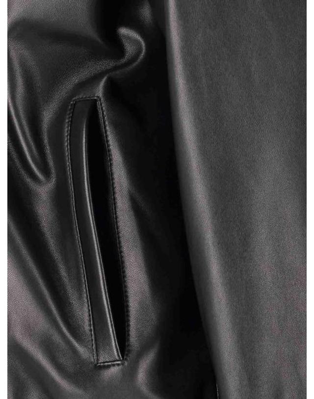 펜디 [해외직구] 26SS 펜디 레더 블루종 FPJ139ATJZF0GME BLACK 착용컷