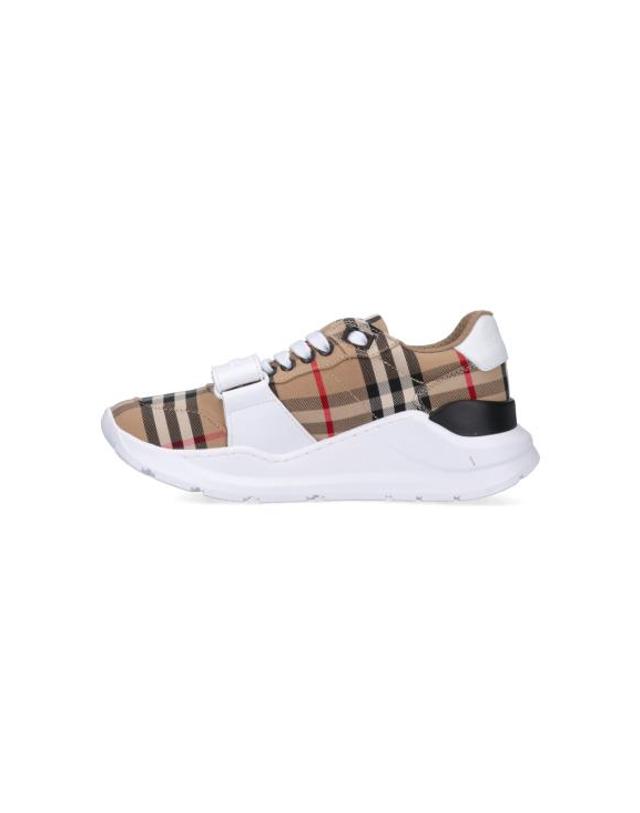 버버리 [해외직구] 26FW 버버리 빈티지 체크 벨크로 8050509 A7028 Beige 착용컷