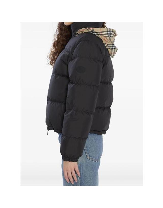 버버리 [해외직구] 26FW 버버리 체크 테이프 앰블사이드 푸퍼 자켓 8110250 AMBLESIDE A1189 BLACK 착용컷