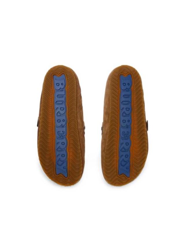 버버리 [해외직구] 26FW 버버리 뮬 슬리퍼 8127776 LF URCHIN C1824 BROWN 착용컷