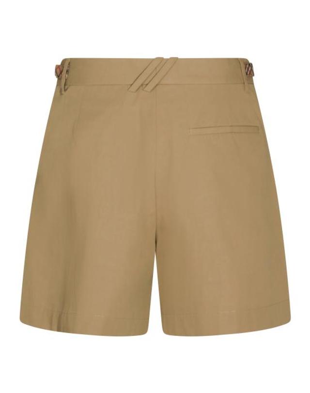 버버리 [해외직구] 26SS 버버리 숏팬츠 8126490 C5120 SPARROW BEIGE 착용컷