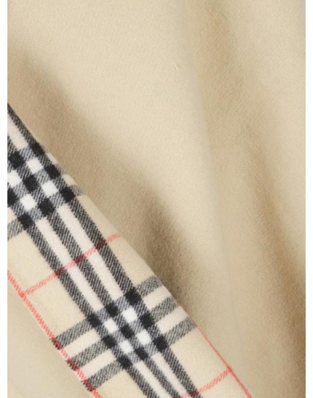 버버리 [해외직구] 26FW 버버리 케이프 8126975 B9719 Neutrals 착용컷