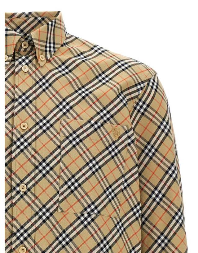 버버리 [해외직구] 25SS 버버리 긴팔 셔츠 BU304299BM BEIGE 착용컷