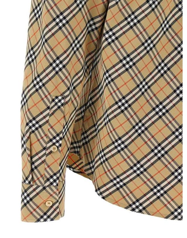 버버리 [해외직구] 25SS 버버리 긴팔 셔츠 BU304299BM BEIGE 착용컷