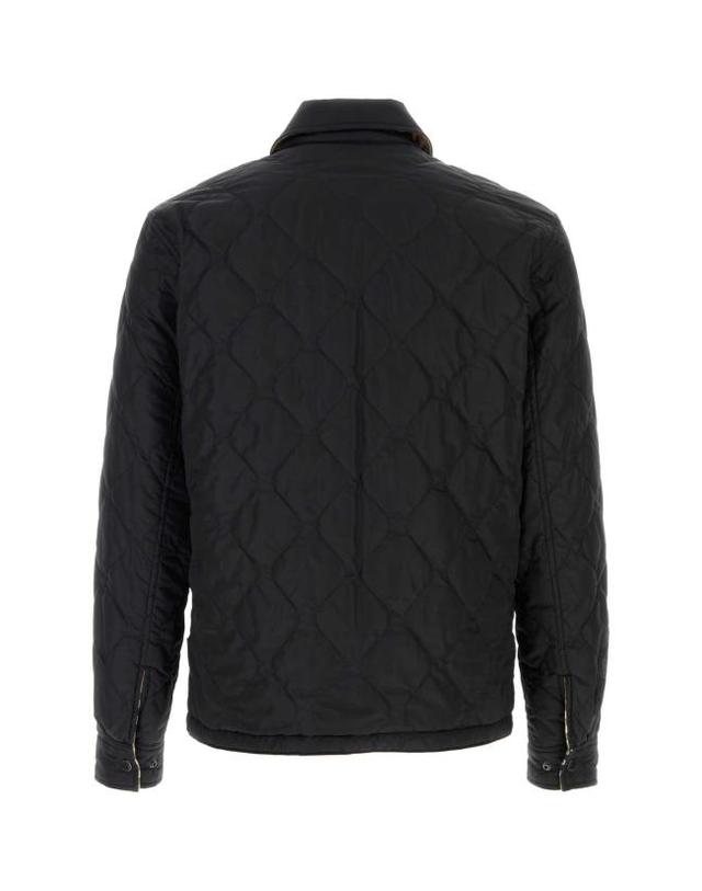 버버리 [해외직구] 26FW 버버리 리버시블 퀼티드 나일론 오버셔츠 8115788 A1189 Black 착용컷