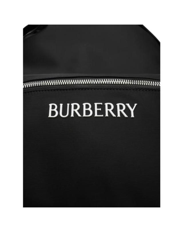 버버리 [해외직구] 26FW 버버리 백팩 8126753 ML JETT A1189 BLACK 착용컷