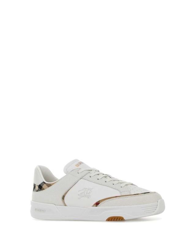 버버리 [해외직구] 26FW 버버리 스니커즈 8131391 A1464 WHITE 착용컷