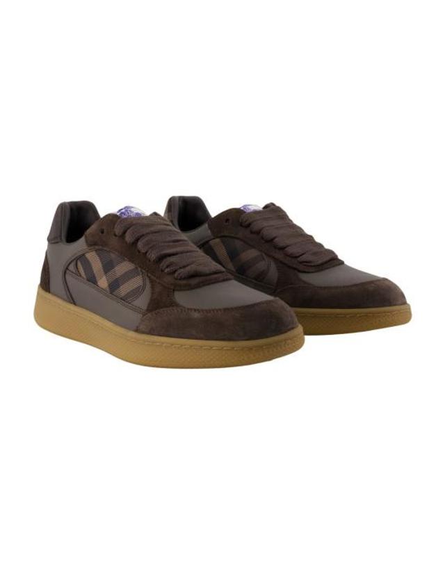 버버리 [해외직구] 26FW 버버리 스니커즈 8131050 A1276 BROWN 착용컷