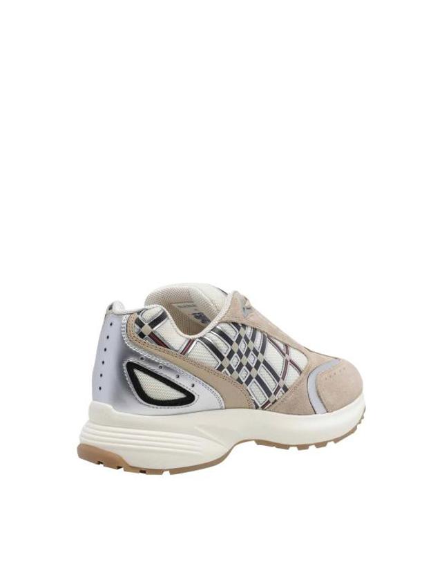 버버리 [해외직구] 26SS 버버리 스니커즈 8127713 BEIGE 착용컷