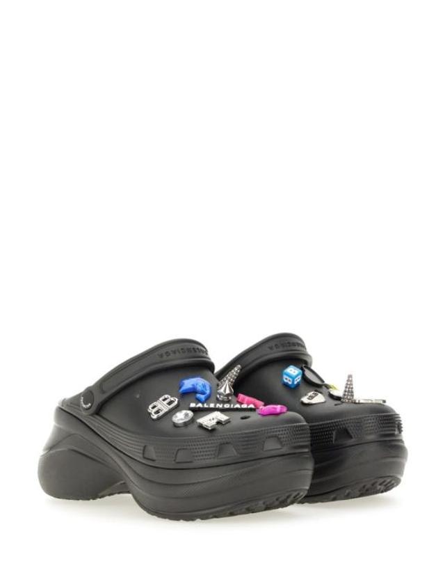 발렌시아가 [해외직구] 발렌시아가 x 크록스 지비츠 샌들 720762 W0FOW1000 Black 착용컷