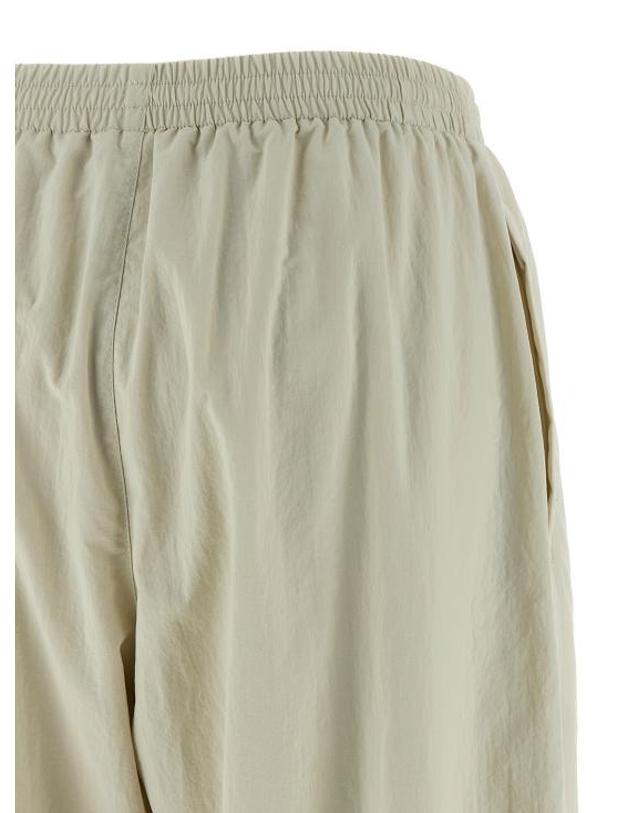 발렌시아가 [해외직구] 25FW 발렌시아가 트레이닝 조거 팬츠 BA321003BM BEIGE 착용컷