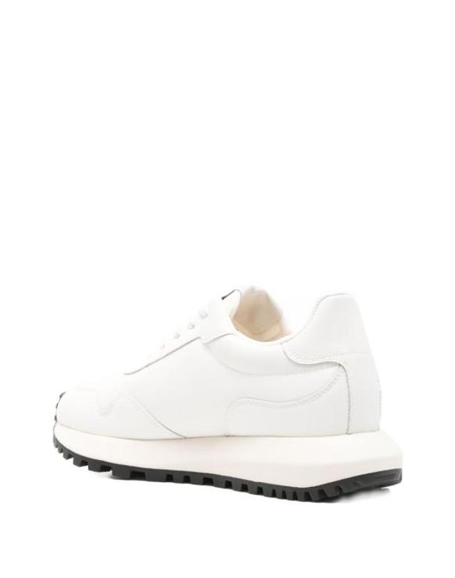 엠포리오 아르마니 [해외직구] 26FW 엠포리오 아르마니 스니커즈 EM003738AF19532M0107 WHITE 착용컷