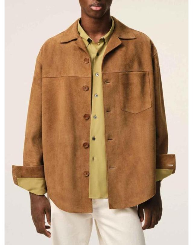 아미 [해외직구] 26SS 아미 고트 레더 버튼 오버셔츠 USH826LH0059236 BROWN 착용컷