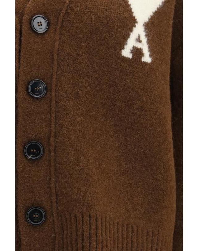 아미 [해외직구] 26FW 아미 빅 하트 로고 알파카 니트 가디건 UKC365KN0135 A362 BROWN 착용컷