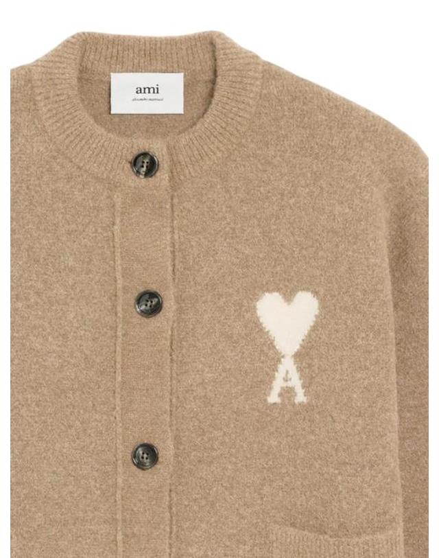아미 [해외직구] 26FW 아미 ADC 하트 인타르시아 알파카 니트 가디건 UKC366 KN0135A278 BEIGE MASTIC OFF WHITE 착용컷