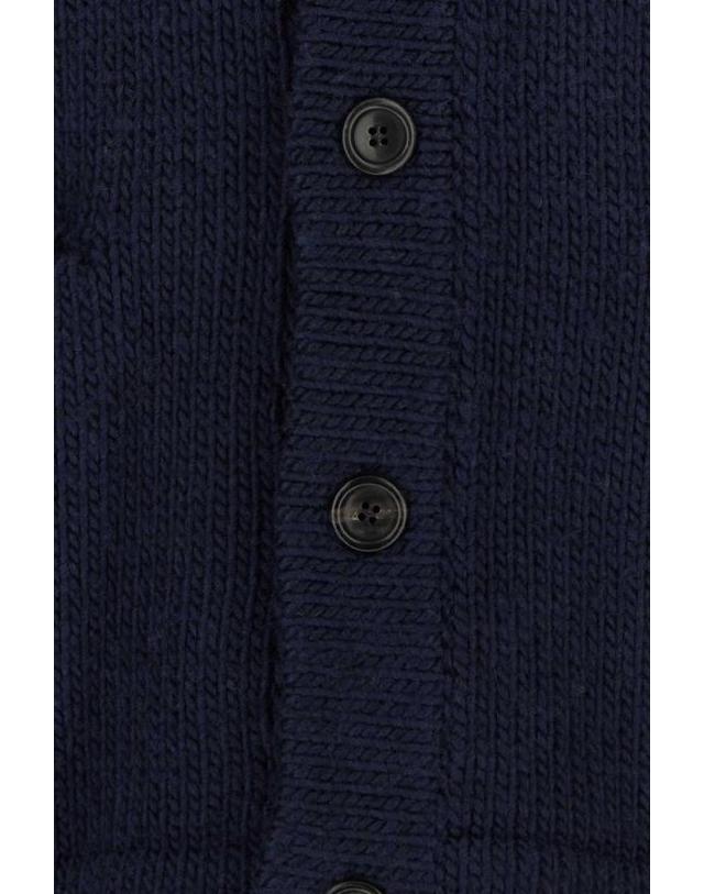 1989 스튜디오 [해외직구] 25FW 1989 스튜디오 스웨터 F04MAH001KNI001 BLUE NAVY 착용컷
