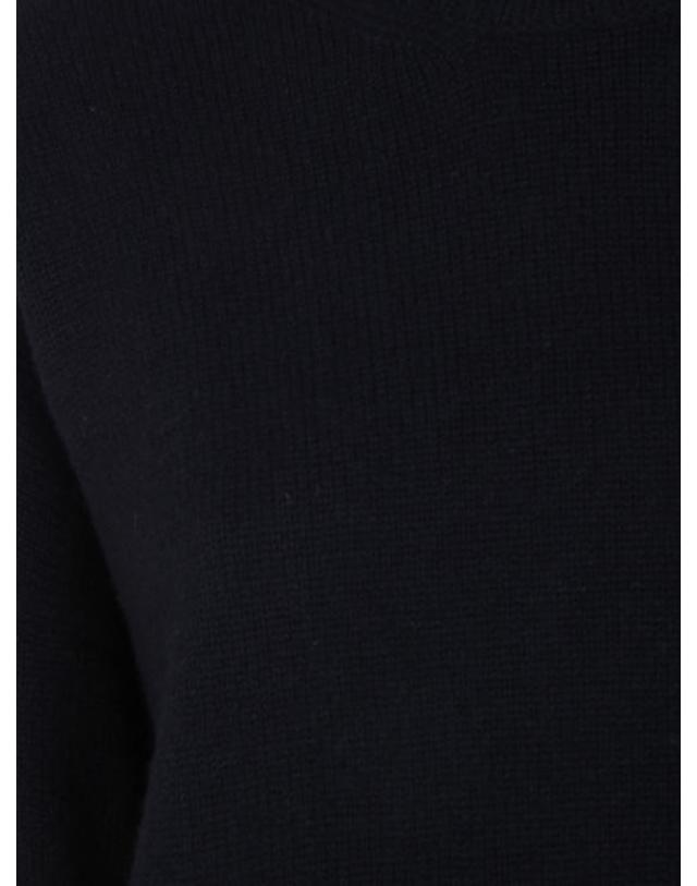 엠알지 [해외직구] 26FW 엠알지 스웨터 FW260186 9915 BLACK 착용컷