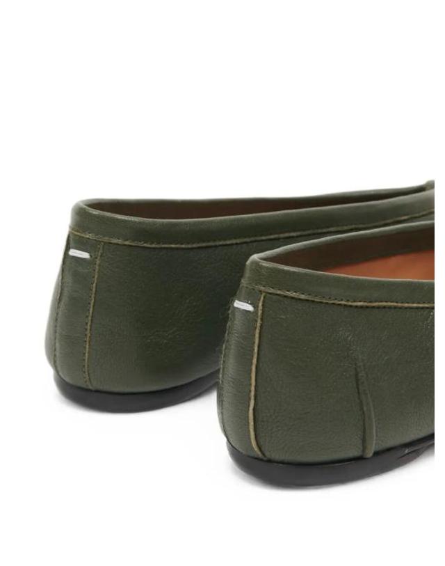 메종 마르지엘라 [해외직구] 26FW 마르지엘라 타비 발레리나 스웨이드 플랫 슈즈 S58WZ0127P3753099 T7167 GREEN 착용컷