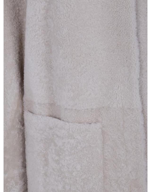 블랑샤 [해외직구] 26FW 블랑샤 무스탕 26106302 BUTTER WHITE 착용컷