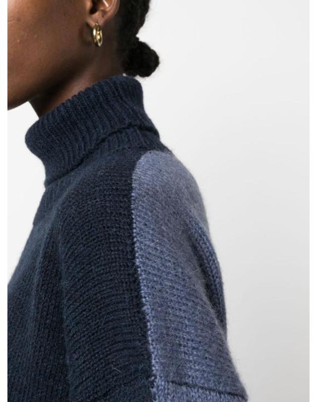알리지 [해외직구] 23FW 알리지 터틀넥 253414 A3004BLU Blue 착용컷