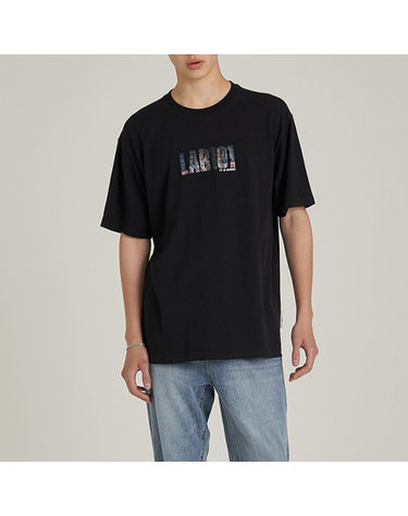 [LAB101] 그래픽 로고 아트웍 티셔츠 (BLACK)