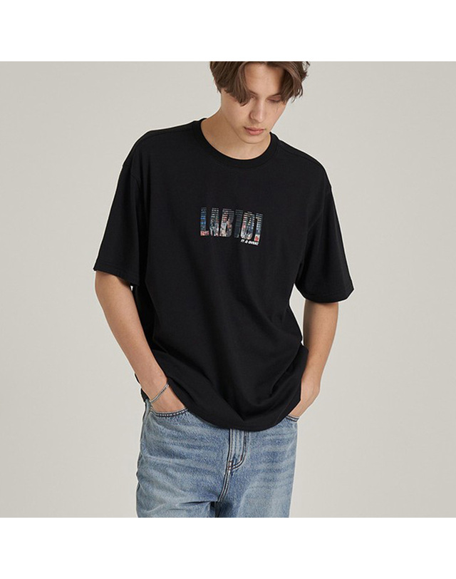 랩원오원 [LAB101] 그래픽 로고 아트웍 티셔츠 (BLACK) 착용컷