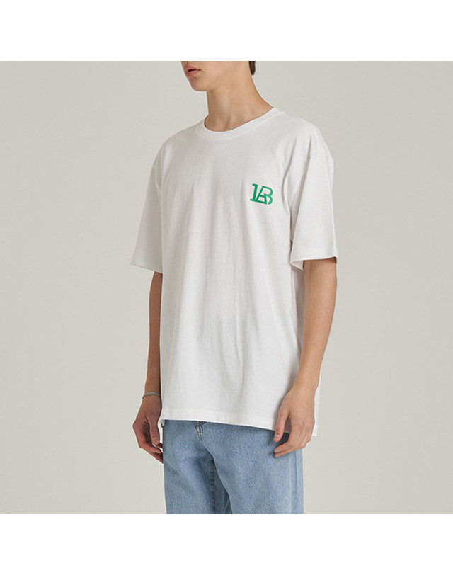 랩원오원 [LAB101] 베이스볼 백 로고 티셔츠 (OFF WHITE) 착용컷