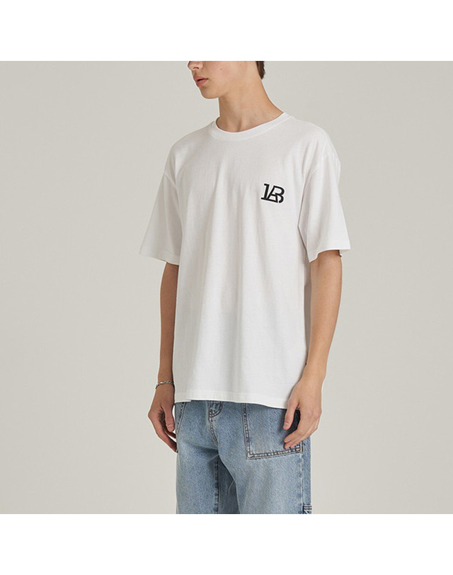 랩원오원 [LAB101] 베이스볼 백 로고 티셔츠 (WHITE) 착용컷