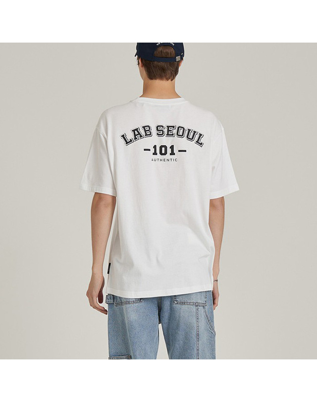 랩원오원 [LAB101] 베이스볼 백 로고 티셔츠 (WHITE) 착용컷