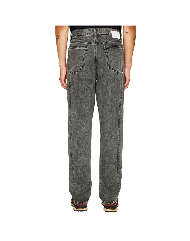 랩원오원 [LAB101] 사이드 컷 스톤워시 스트레이트 데님 팬츠 (DARK GREY) 착용컷