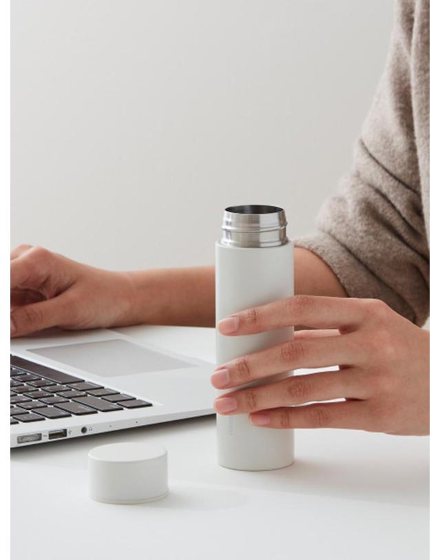 한샘 한샘 보온보냉 미니 텀블러 세트 (140+180ml) 착용컷