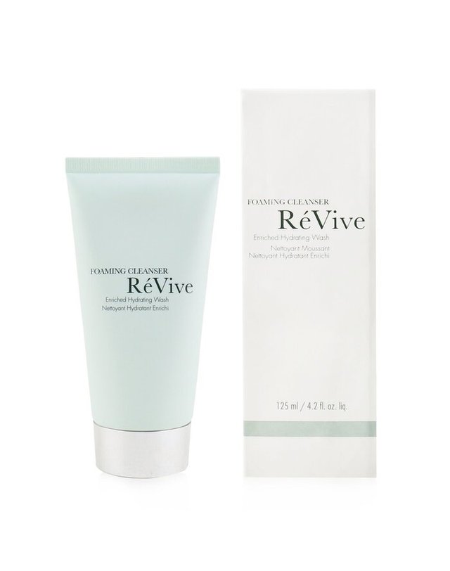 레비브 레비브 포밍 클렌저 엔리치드 하이드레이팅 125ml 착용컷