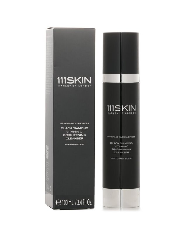 111스킨 원원원스킨 셀레셜 블랙 다이아몬드 블랙 다이아몬드 C 브라이트닝 클렌저 100ml 착용컷