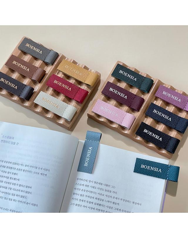 보엔시아 핸드메이드 책갈피 엡송 가죽 이니셜 각인 수제 북마크 북클립 ver.3 착용컷