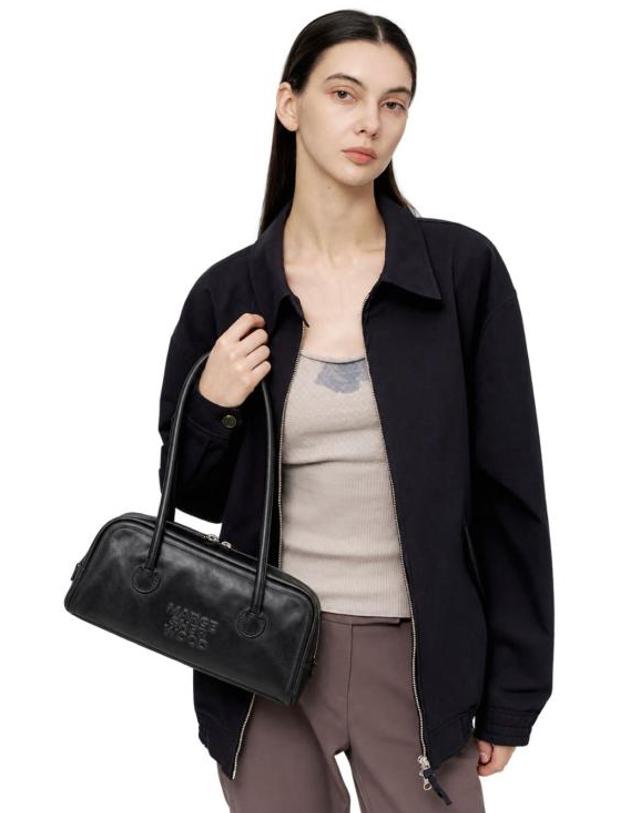 마지셔우드 [해외직구] 26FW 마지셔우드 숄더백 M26531SB35 PUBK BLACK 착용컷
