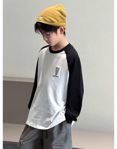 라글란 배색 오버핏 롱슬리브 티셔츠 R21287