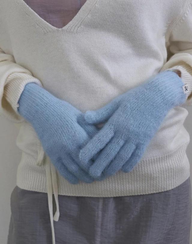 엠디지티 Mohair Touch Gloves[MDE6ZJ0004] 착용컷