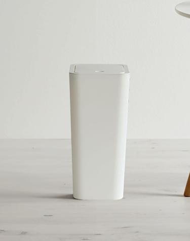 히키스 슬림 틈새공간 사각 원터치 화이트 휴지통 10L