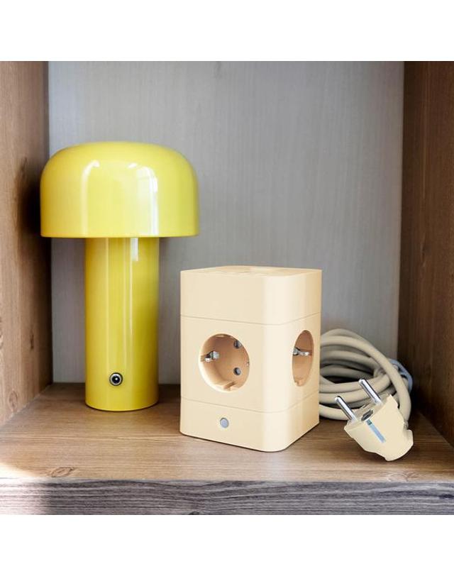 에코너 에코너 MT08 타워 멀티탭 1.8m 큐브 고용량 USB C타입 4구 캠핑릴선 착용컷