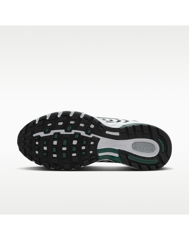 나이키 [NIKE] 나이키 에어 페가수스 2005 여성 신발 / 화이트-블랙-빈티지 그린_HQ5718-102 착용컷