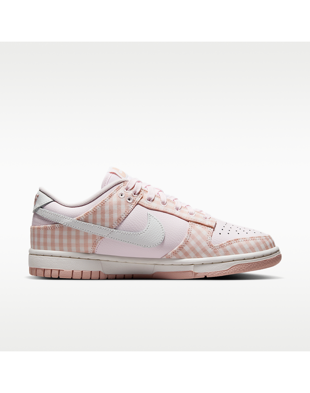 나이키 [NIKE] 나이키 덩크 로우 여성 신발 / 펄 핑크-핑크 옥스퍼드-서밋 화이트_FB9881-600 착용컷