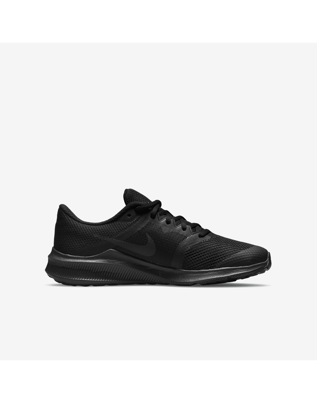 나이키 [NIKE] 나이키 다운시프터 11 빅 키즈 로드 러닝화 / 블랙-다크 스모크 그레이_CZ3949-002 착용컷